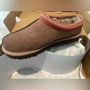 UGG Women’s Chestnut Suede Slip-On Slippers-Tasman